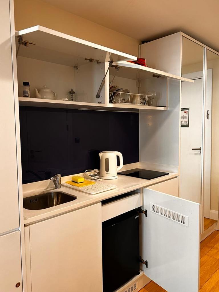 Apartment Twin Towers David Batoumi Extérieur photo