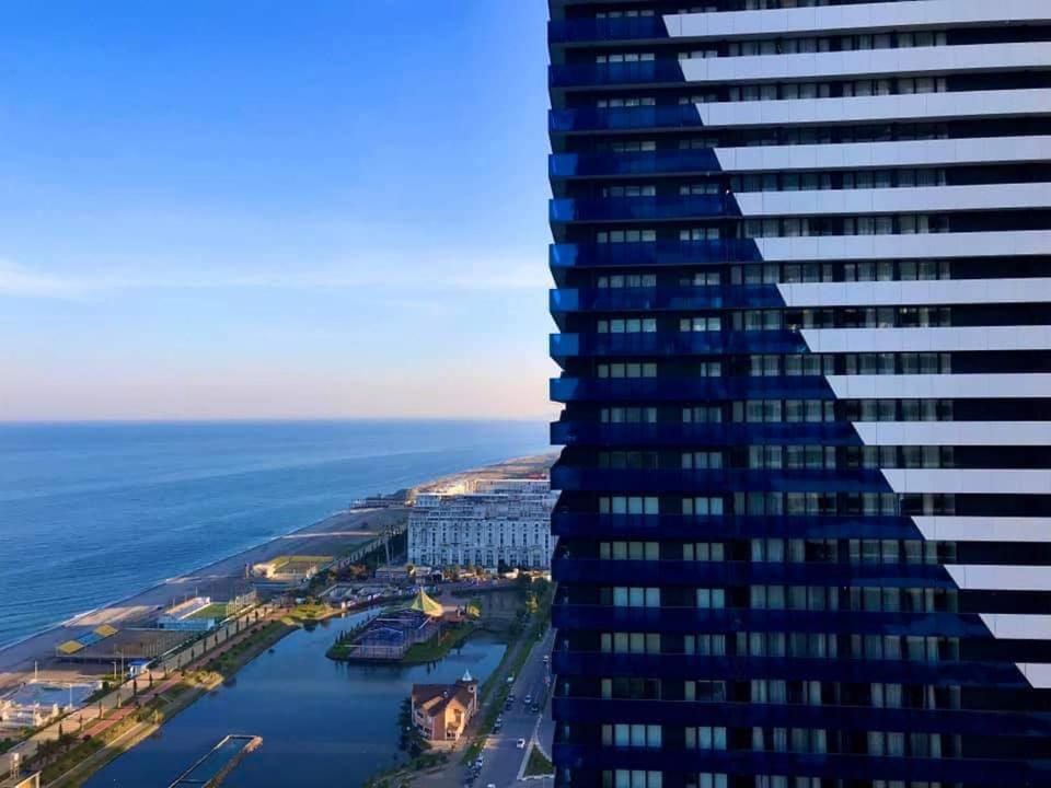 Apartment Twin Towers David Batoumi Extérieur photo